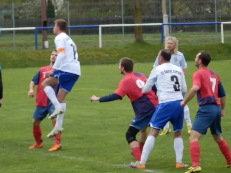 SOKOL LIPOVÁ  -  FKNR  3 : 2 - zbytečná porážka!!